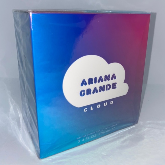 Ariana Grande Cloud - Picture 4 of 4